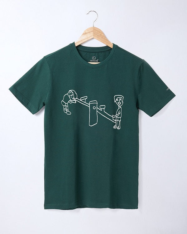 Soft cotton unisex t-shirt with colorful print for casual fashion